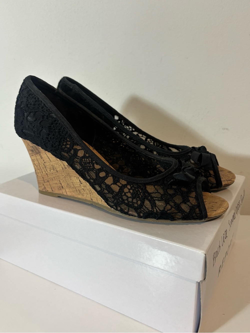 Report Bettina Women Size 10M Black Lace Peep Toe Wedge Heels Casual Summer